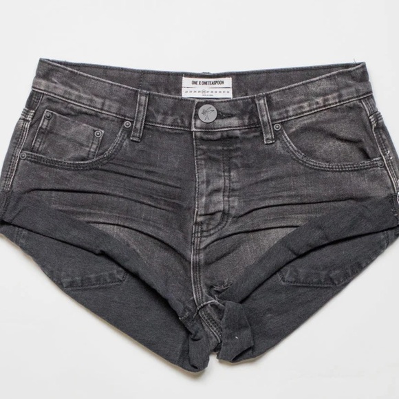 One Teaspoon Bandits Low Waist Distressed Denim Shorts Black Fade Size 31 NWT - Picture 12 of 13